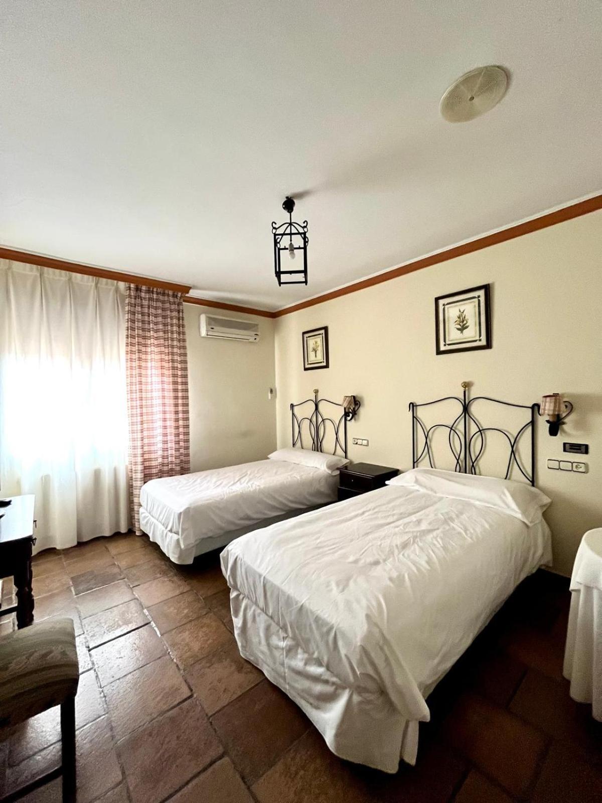 Hotel Restaurante Seto Motilla Del Palancar Esterno foto